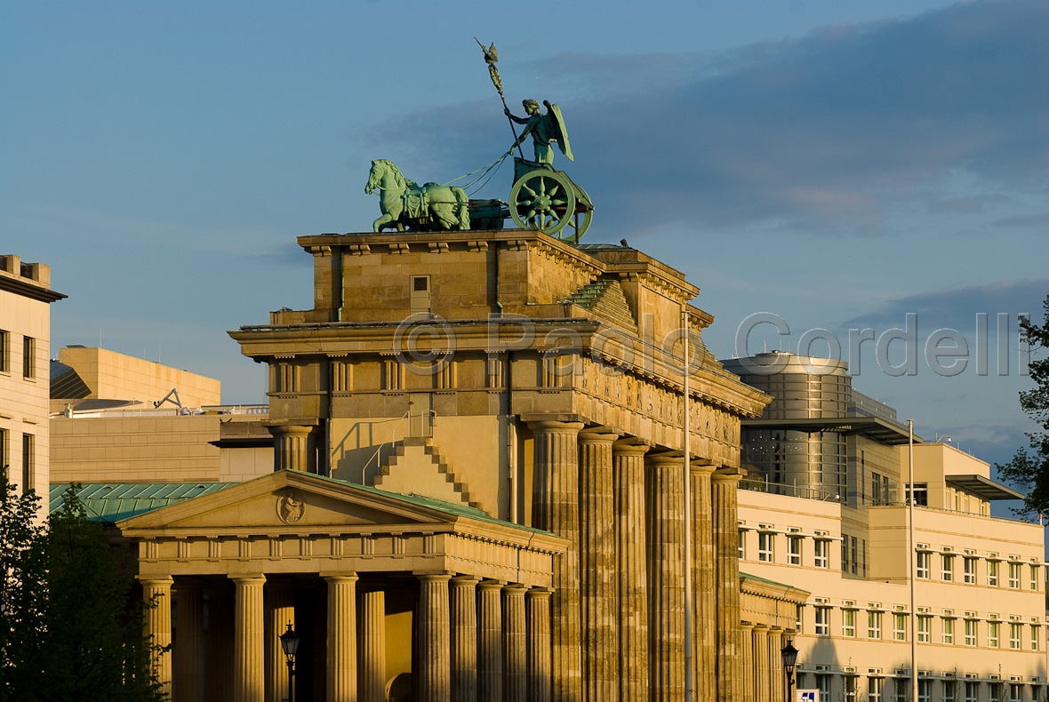 Brandenburg Gate, Berlin, Germany
 (cod:Berlin 19)